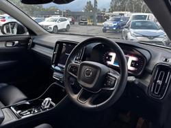 2023 Volvo XC40 Ultimate B4 Dark