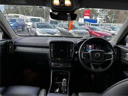 2023 Volvo XC40 Ultimate B4 Dark