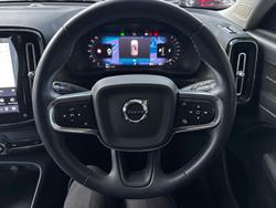 2023 Volvo XC40 Ultimate B4 Dark