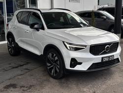 2023 Volvo XC40 Ultimate B4 Dark