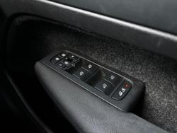 2023 Volvo XC40 Ultimate B4 Dark