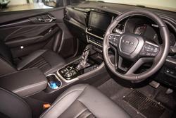 2026 Isuzu MU-X LS-T
