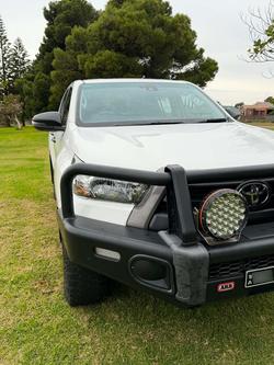 2022 Toyota Hilux SR