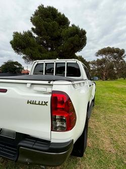 2022 Toyota Hilux SR