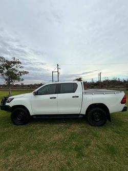 2022 Toyota Hilux SR
