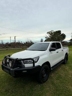 2022 Toyota Hilux SR