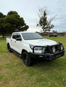 2022 Toyota Hilux SR