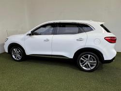 2022 MG HS Essence