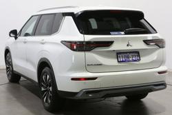 2025 Mitsubishi Outlander LS