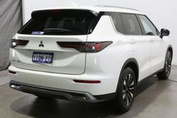 2025 Mitsubishi Outlander LS