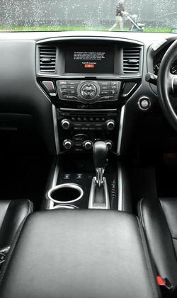 2018 Nissan Pathfinder ST-L