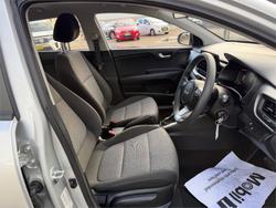 2024 KIA STONIC S