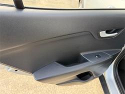 2024 KIA STONIC S