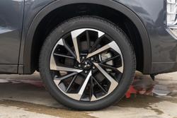 2025 Mitsubishi Outlander PHEV Exceed
