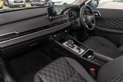 2025 Mitsubishi Outlander PHEV Exceed
