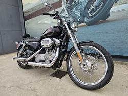 2010 HARLEY-DAVIDSON XL883C SPORTSTER CUSTOM Black