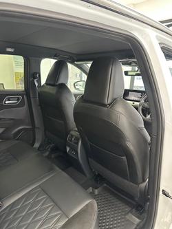 2025 Nissan QASHQAI Ti-L J12 MY25 Pearl White with Onyx Black Roof