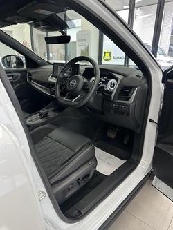 2025 Nissan QASHQAI Ti-L J12 MY25 Pearl White with Onyx Black Roof