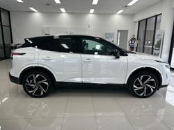 2025 Nissan QASHQAI Ti-L J12 MY25 Pearl White with Onyx Black Roof