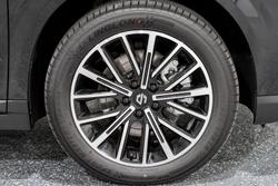 2025 Leapmotor B10 Design LR