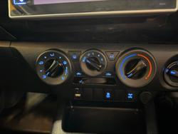 2017 Toyota Hilux SR