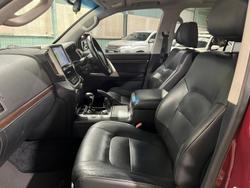 2017 Toyota Landcruiser VX VDJ200R 4X4 Dual Range Merlot Red