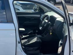2016 Mitsubishi Outlander LS