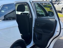 2016 Mitsubishi Outlander LS
