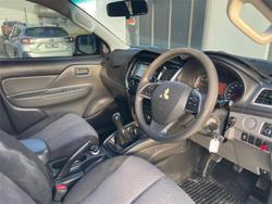 2017 Mitsubishi Triton GLX