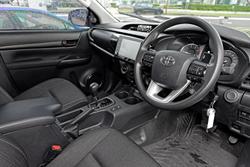 2023 Toyota Hilux SR