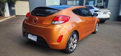 2014 Hyundai Veloster +