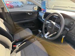 2024 KIA STONIC S
