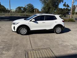 2022 KIA STONIC S