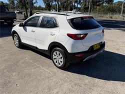 2022 KIA STONIC S