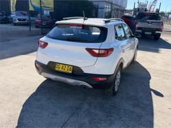 2022 KIA STONIC S