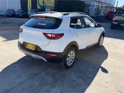 2022 KIA STONIC S