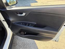 2022 KIA STONIC S