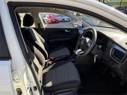 2022 KIA STONIC S