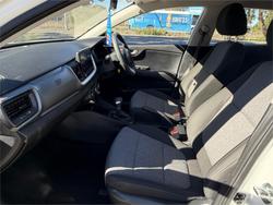 2022 KIA STONIC S