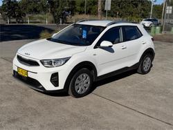 2022 KIA STONIC S