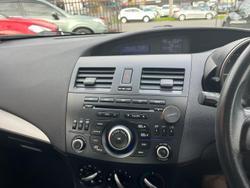2011 Mazda 3 Neo