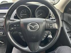 2011 Mazda 3 Neo
