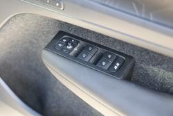 2024 Volvo EX40 Black Edition