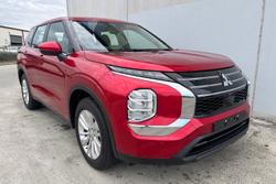2025 Mitsubishi Outlander ES