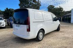 2022 Hyundai STARIA LOAD
