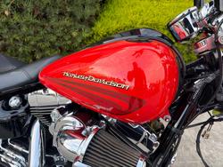 2017 HARLEY-DAVIDSON FXSB SOFTAIL BREAKOUT Orange