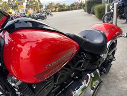 2017 HARLEY-DAVIDSON FXSB SOFTAIL BREAKOUT Orange