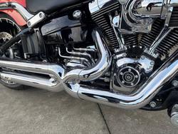 2017 HARLEY-DAVIDSON FXSB SOFTAIL BREAKOUT Orange