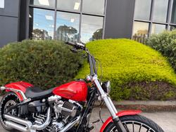 2017 HARLEY-DAVIDSON FXSB SOFTAIL BREAKOUT Orange