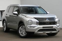 2024 Mitsubishi Outlander LS
